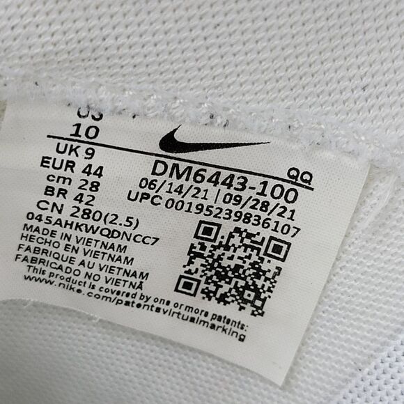 Nike Blazer × Sacai Men's Sneaker Size 10 Low Top Patent Leather DM6443-100 Shoe - Picture 9 of 11